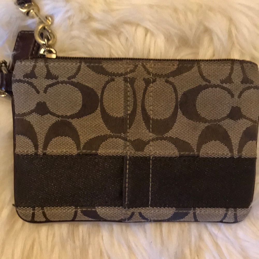 Coach wristlet - Picture 2 of 8
